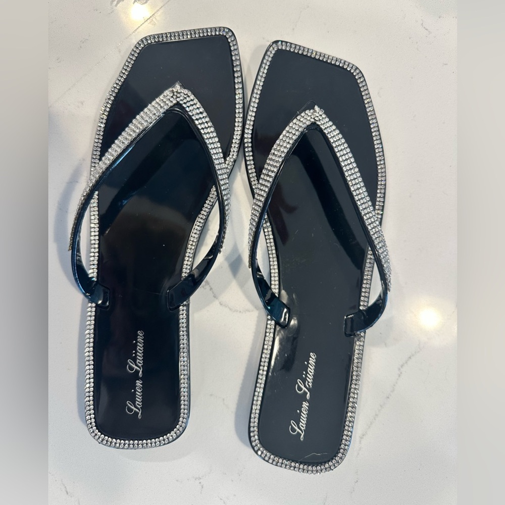 NIB Lauren Lorraine Women's Black Tampa Rhinestone Flip Flops asst sizes